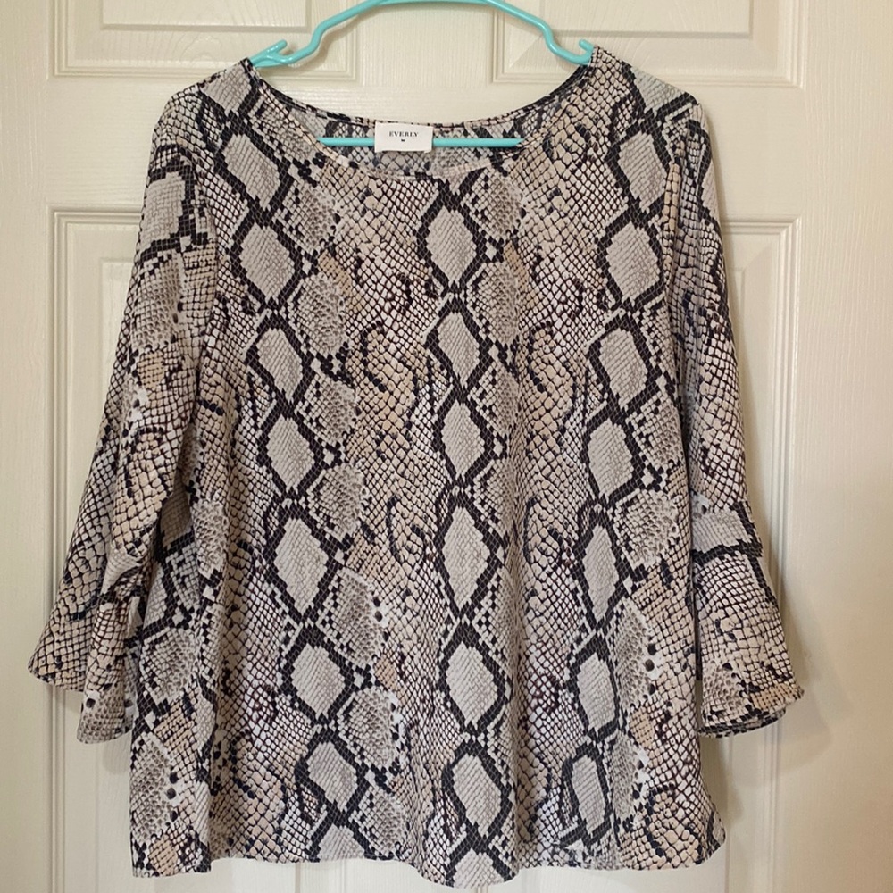Everly snake skin print 3/4 sleeve top